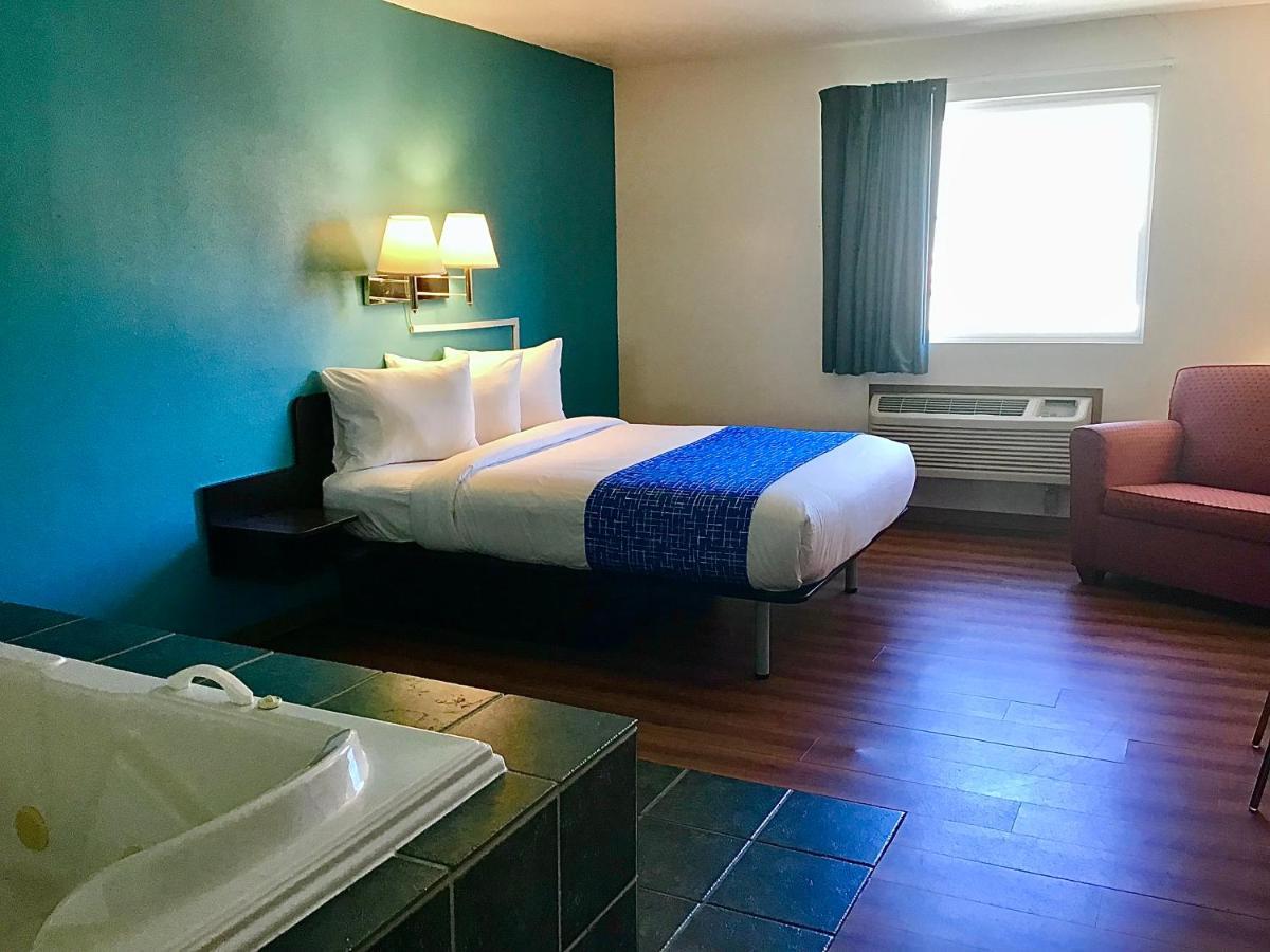 Travelodge Inn & Suites By Wyndham Missoula University Park Экстерьер фото